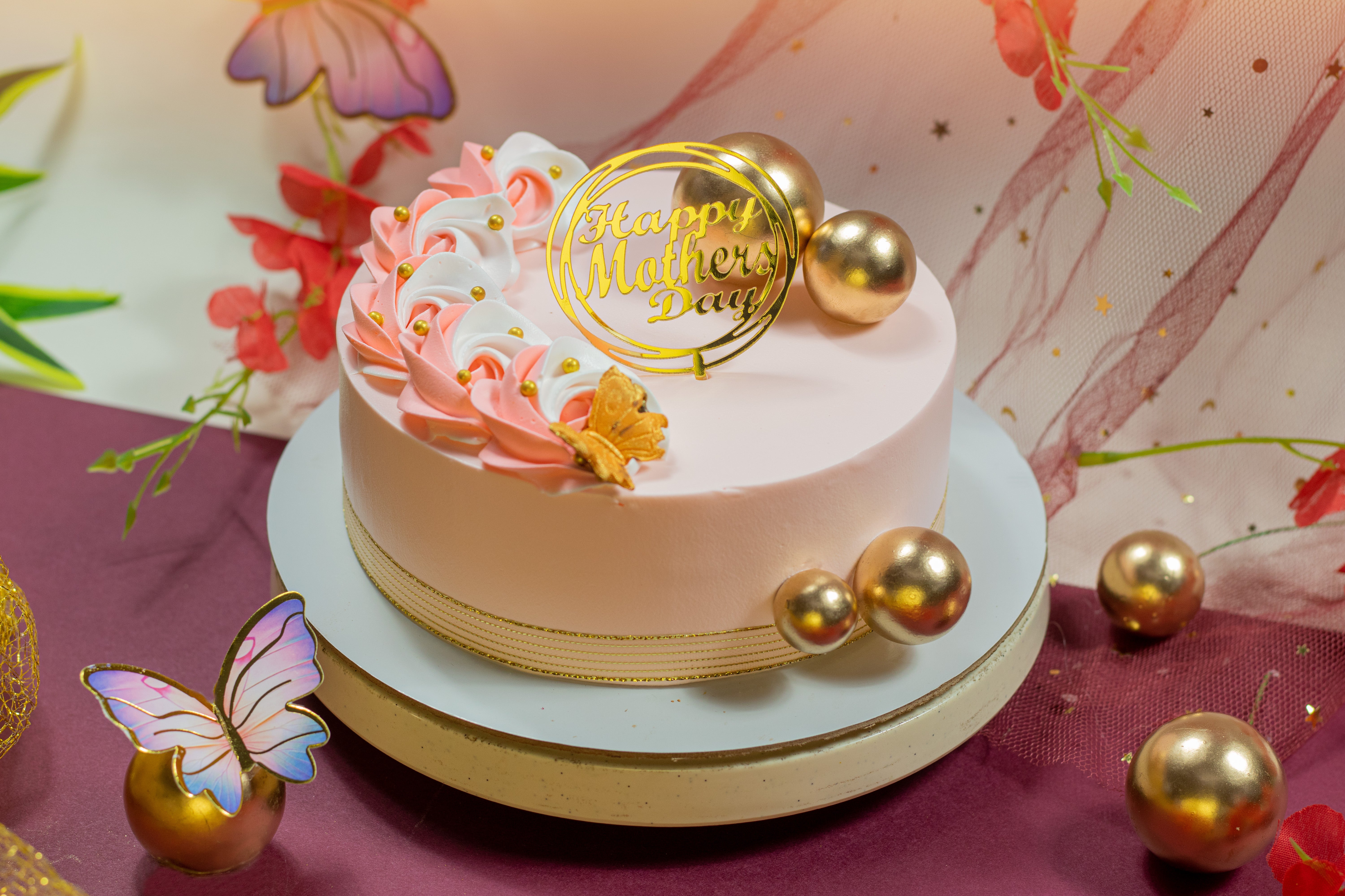 Queen of Heart Cake
