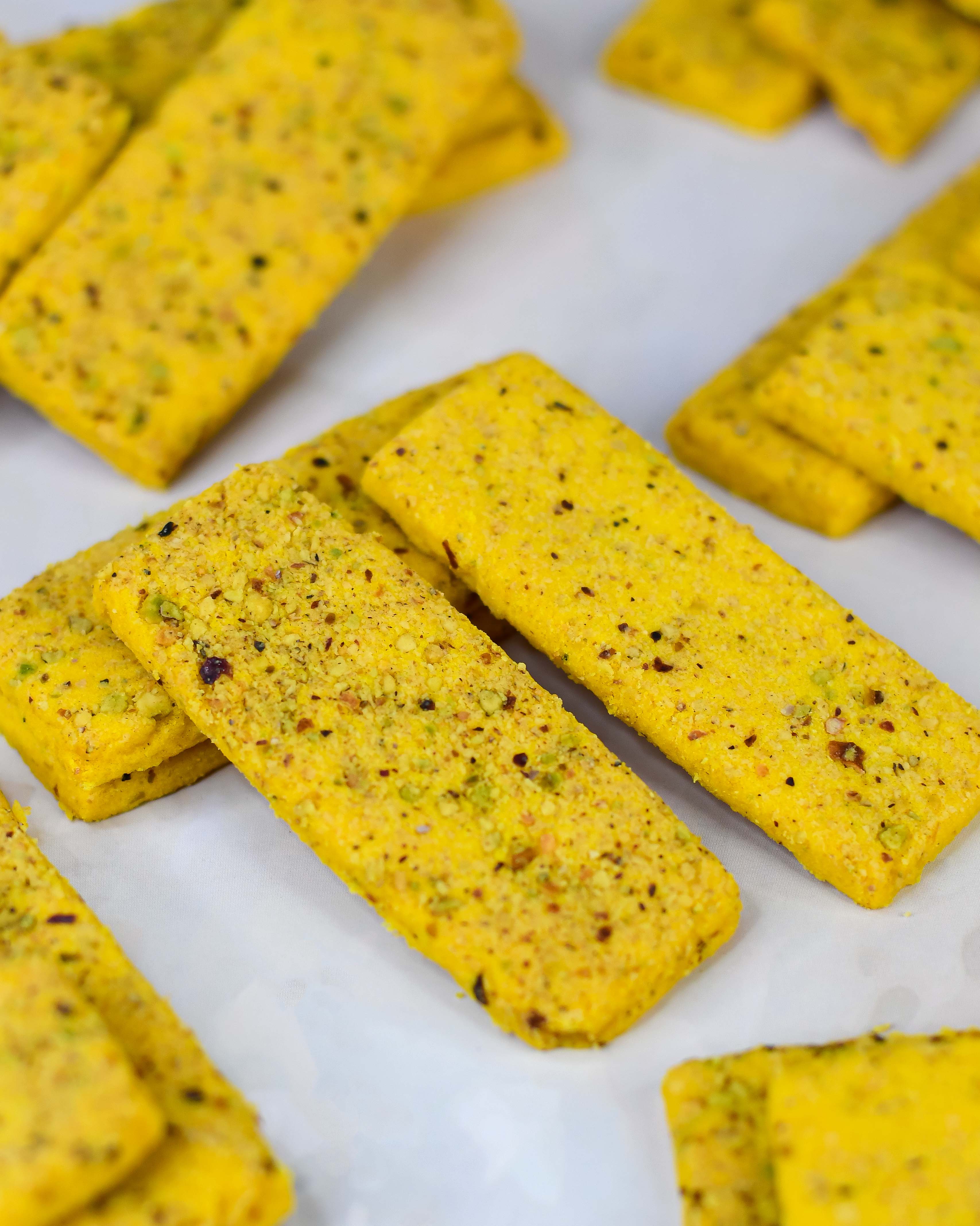 Kesar Pista Cookies (TIN)