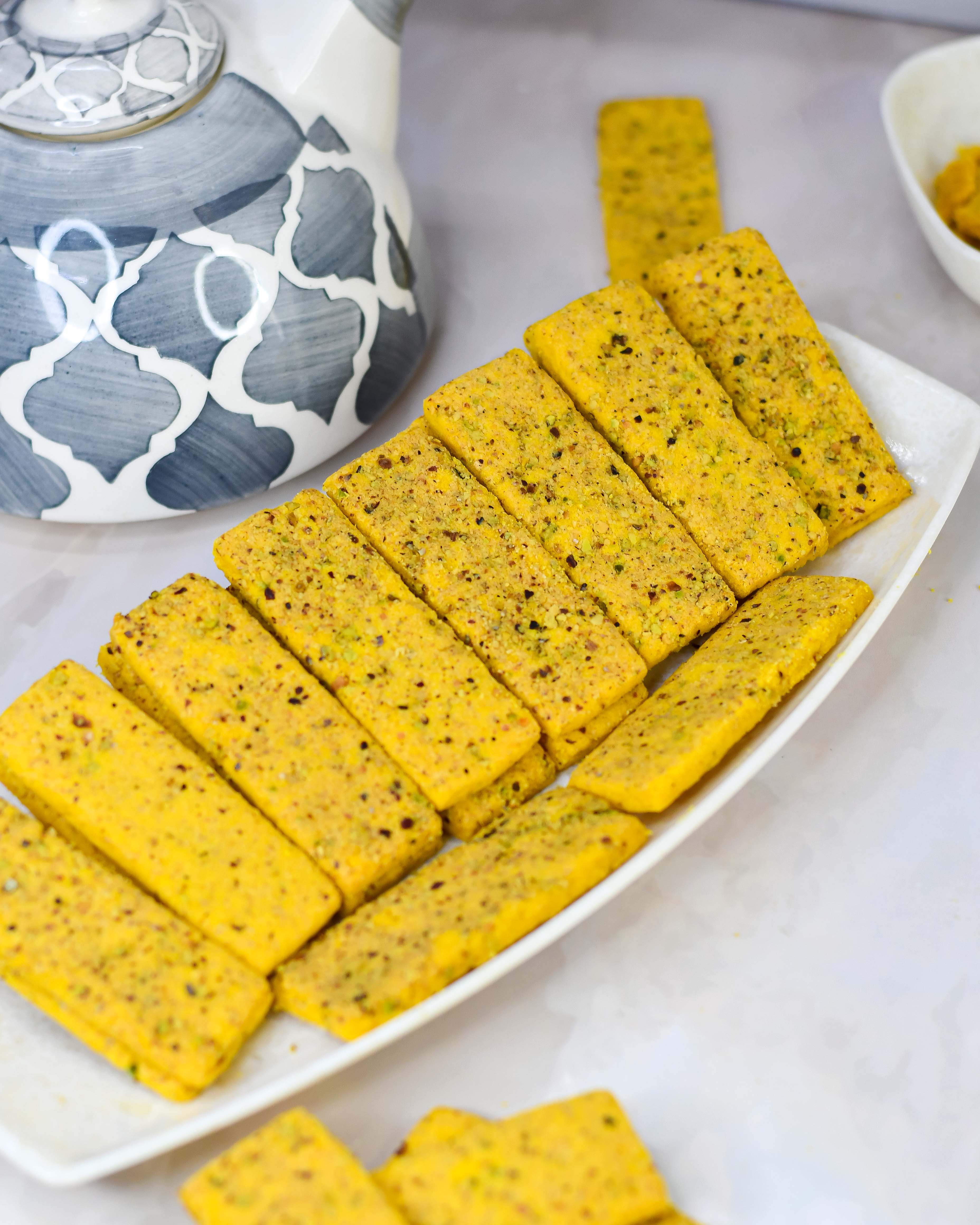 Kesar Pista Cookies (TIN)
