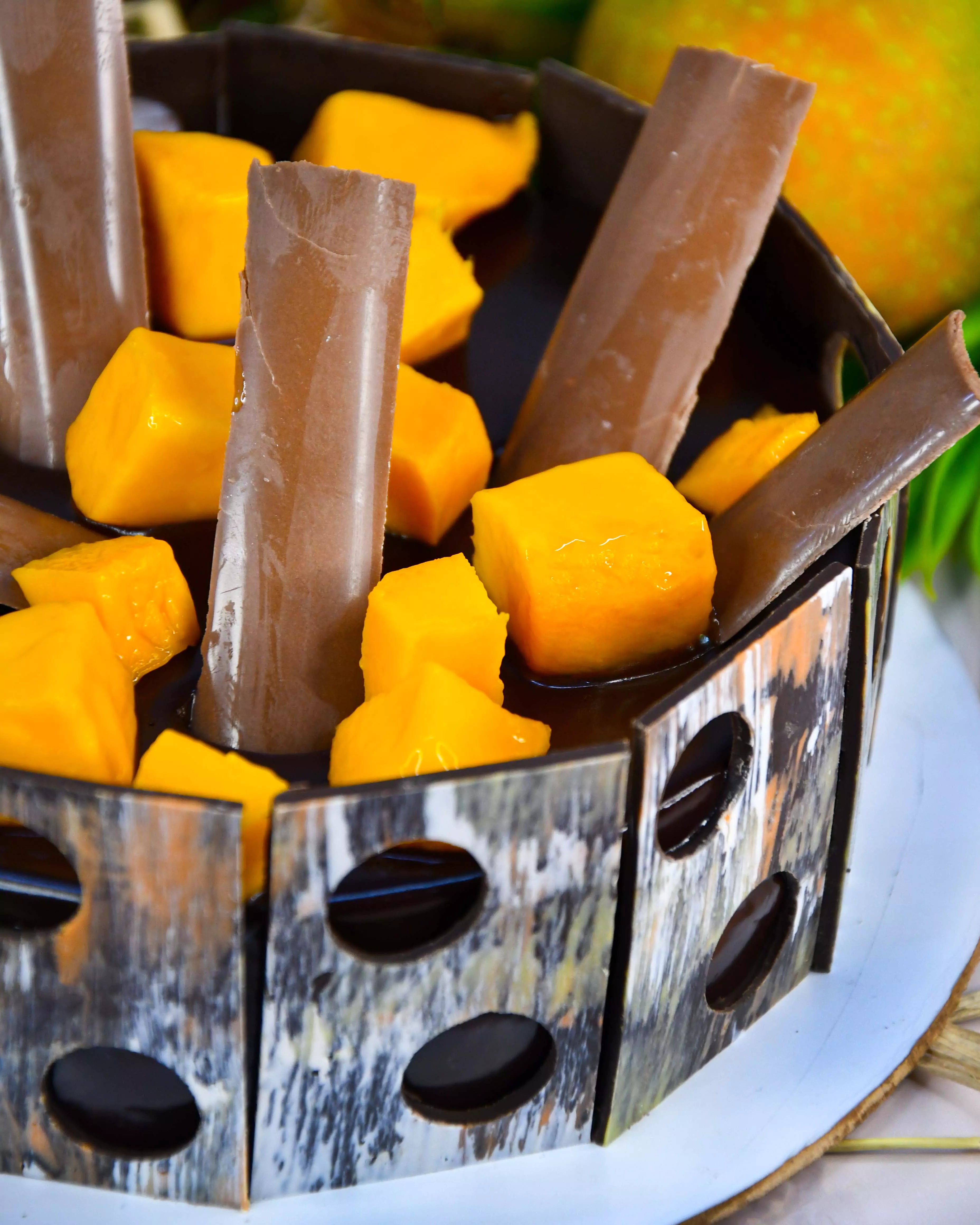 Mango disco cake