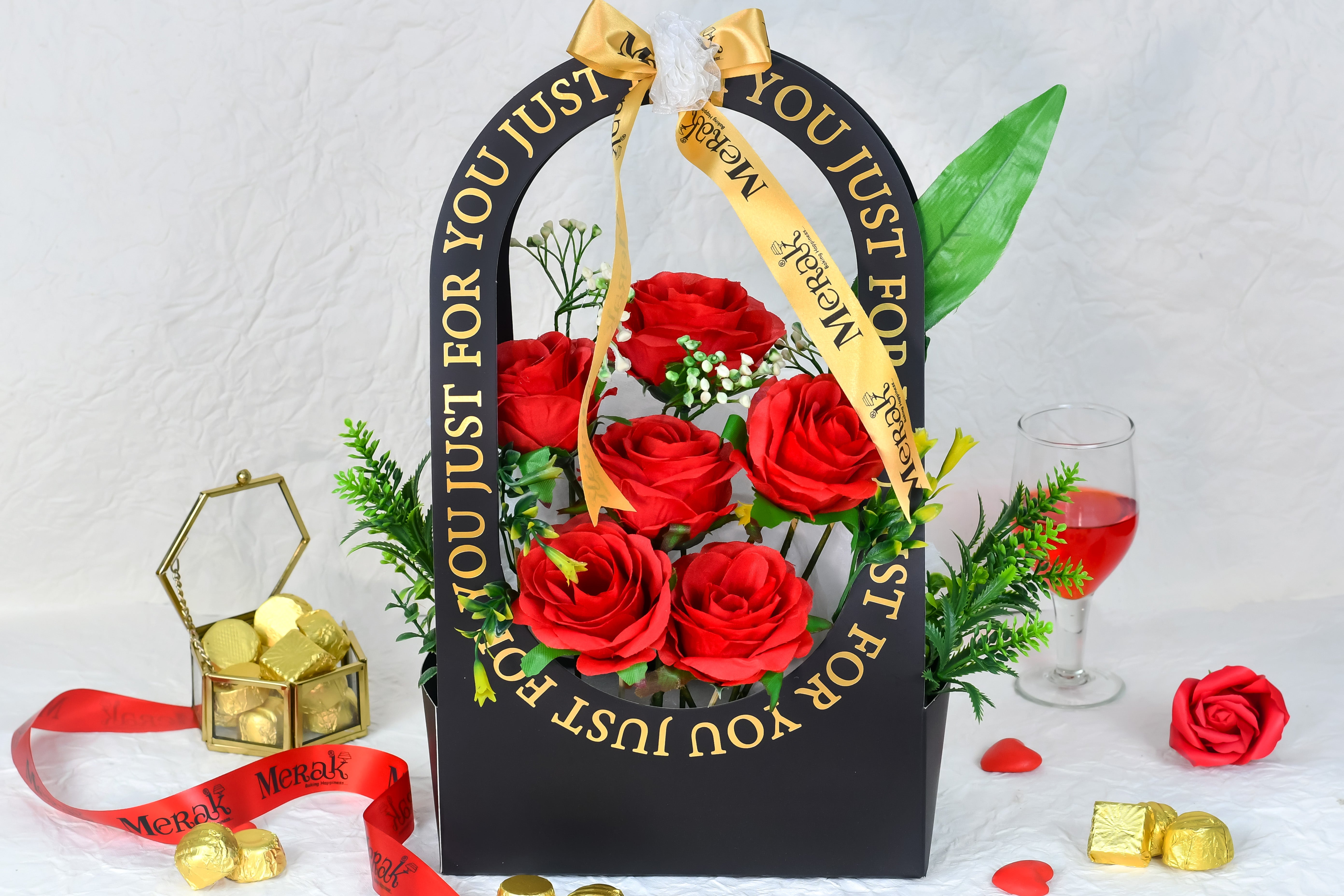 Valentine rose bucket black