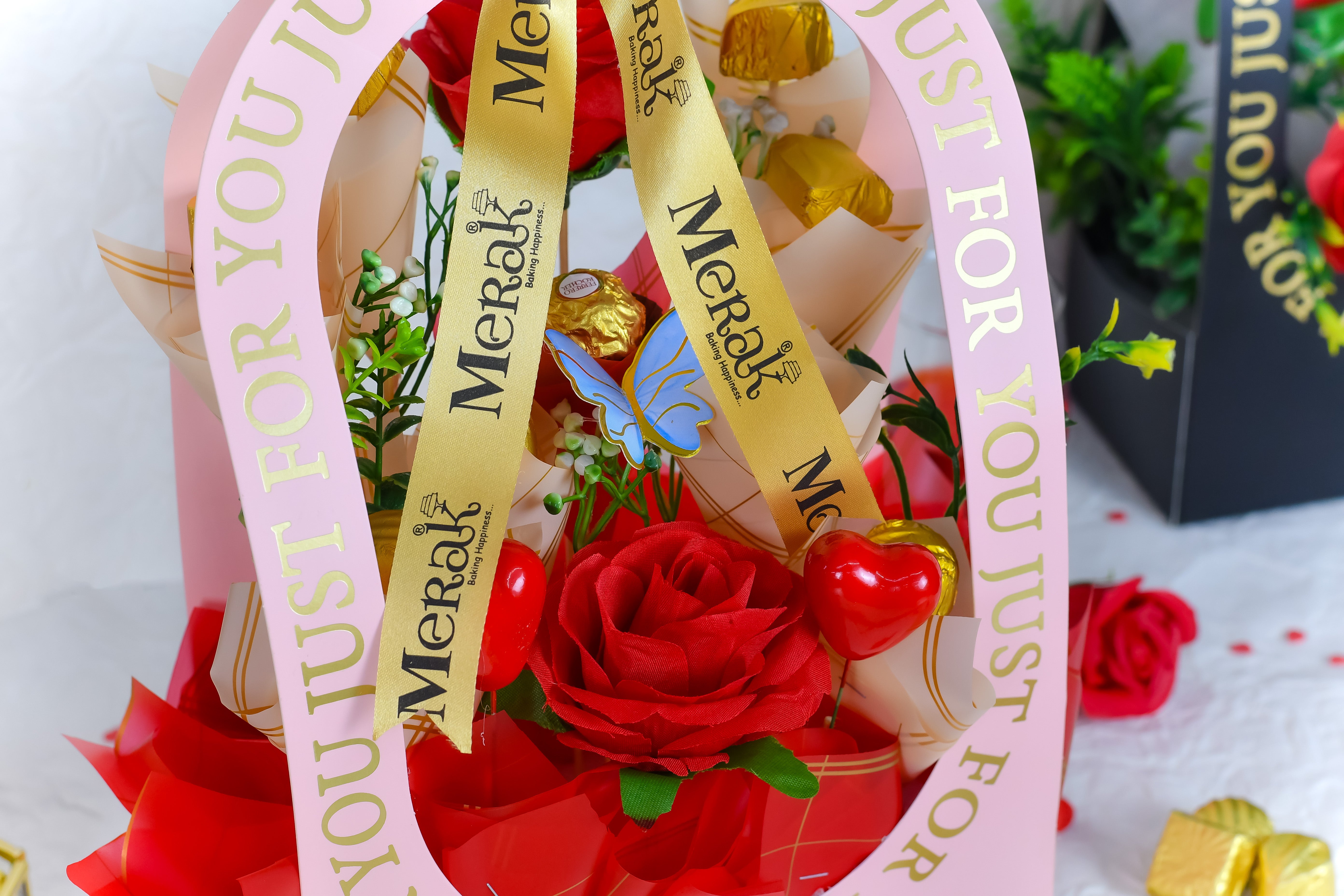 Valentine rose bucket pink