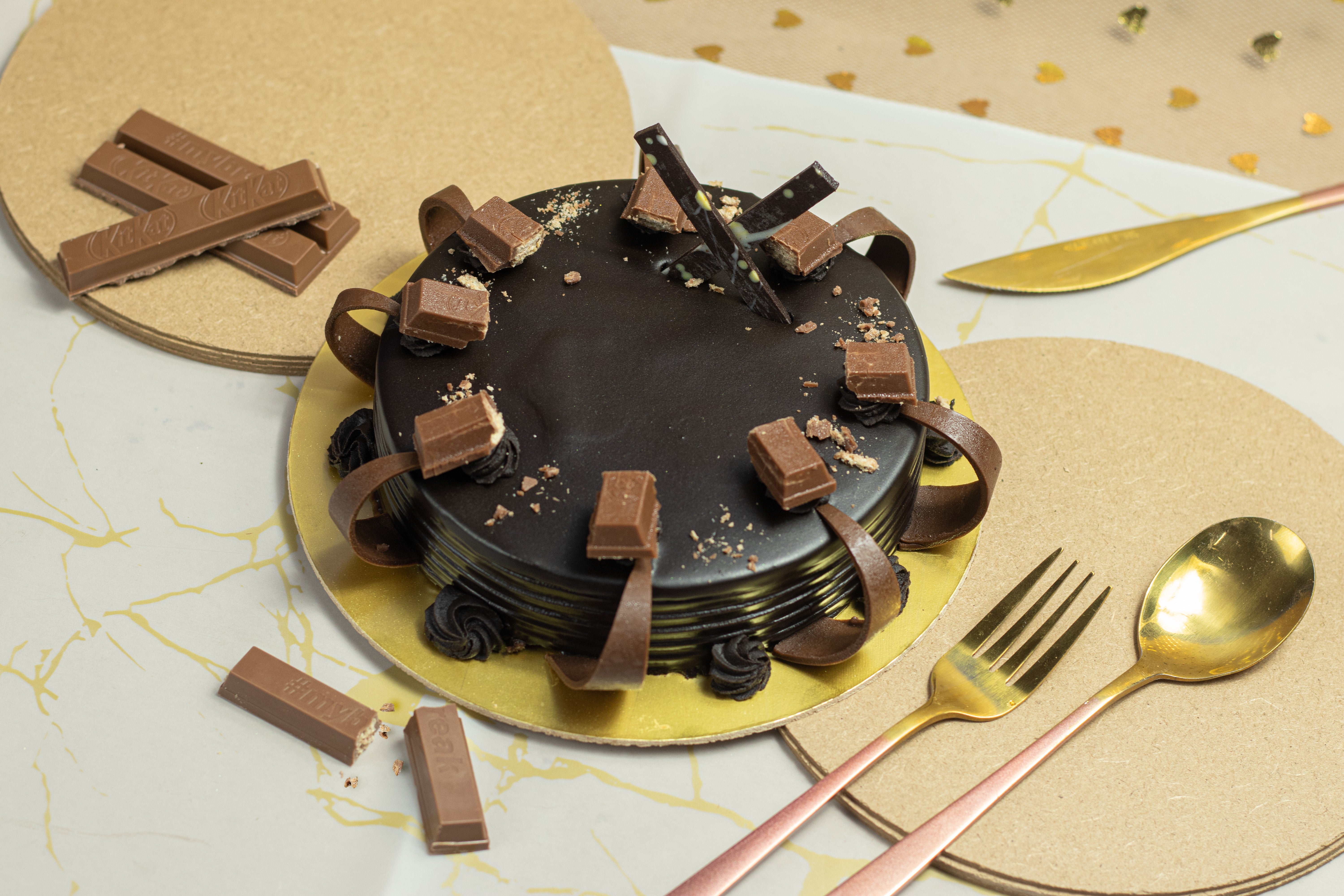 Chocolate KitKat Cake