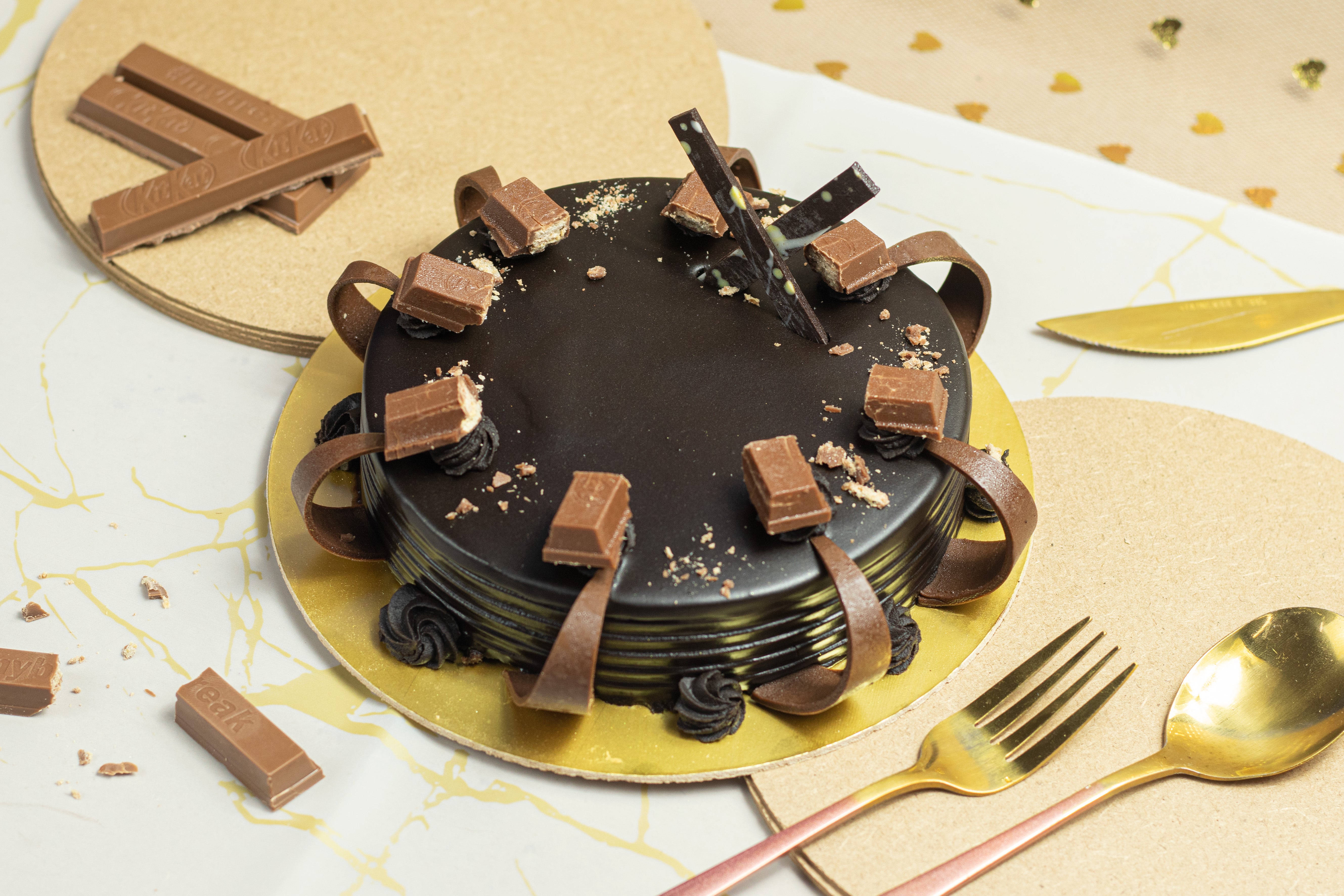 Chocolate KitKat Cake