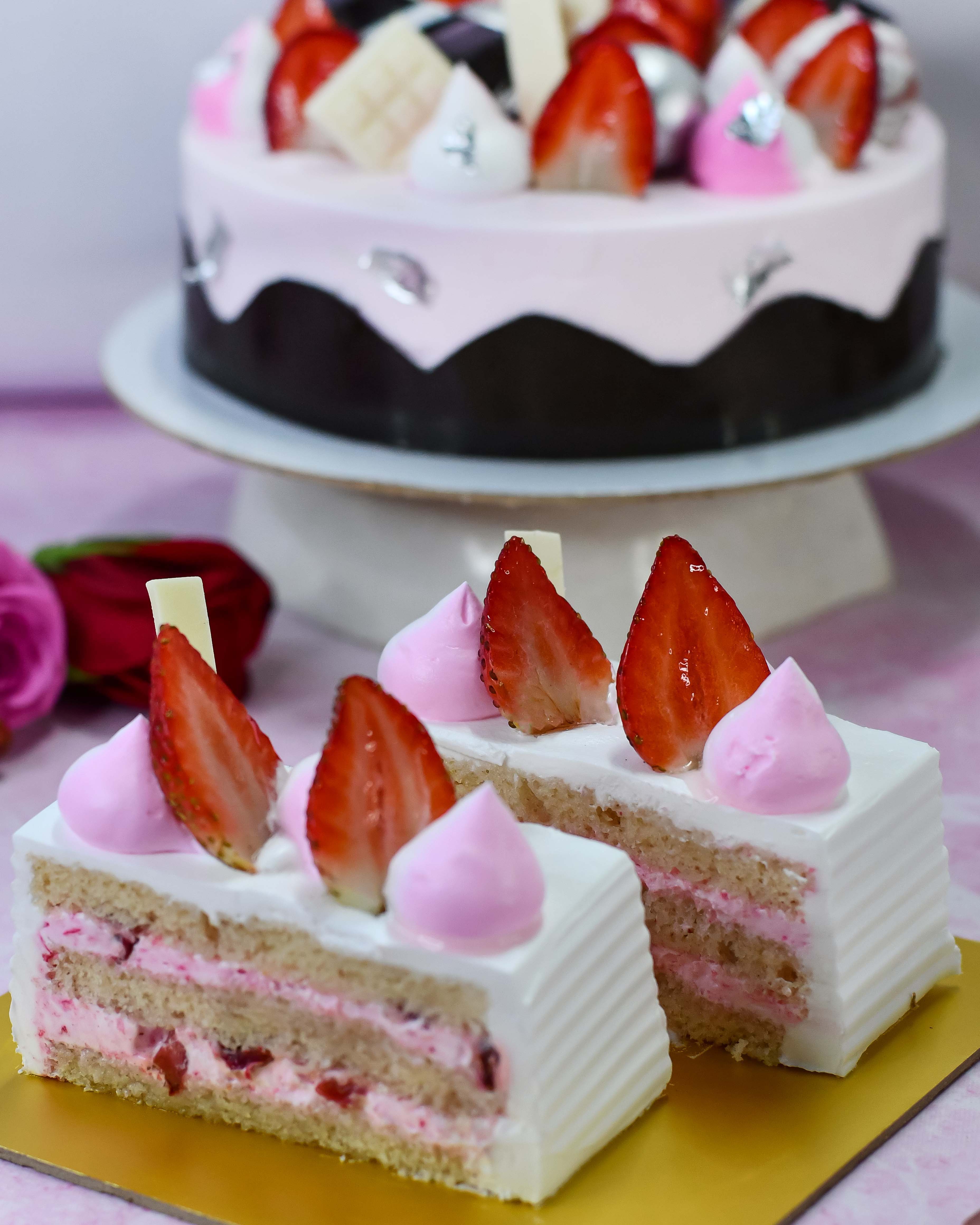 Strawberry Shortcake with Lady Fingers – Modern Pastry